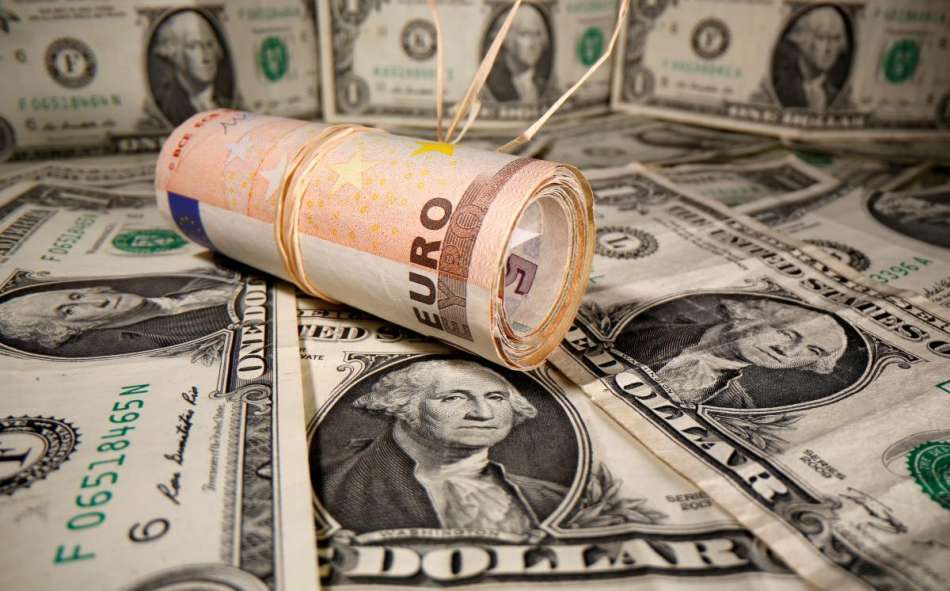 Доллар в России уже стал просто бумажкой