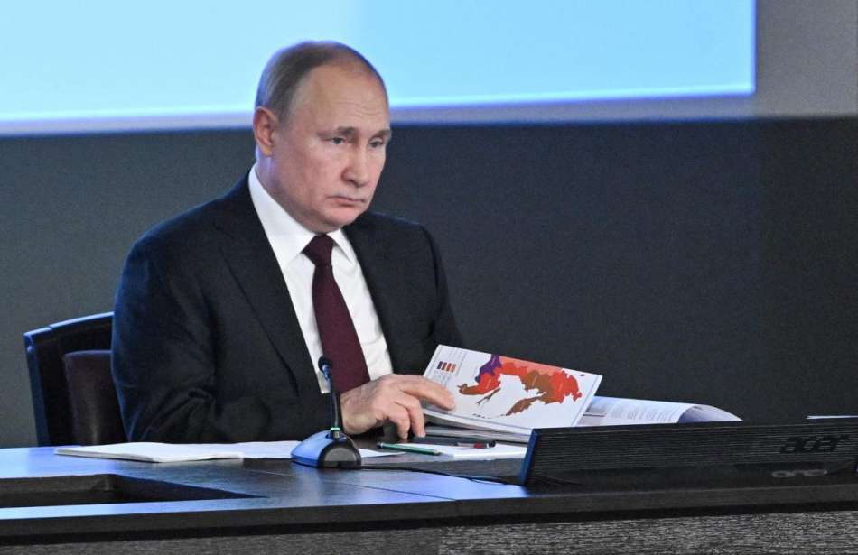 В России Путин общается с одними сплошными идиотами