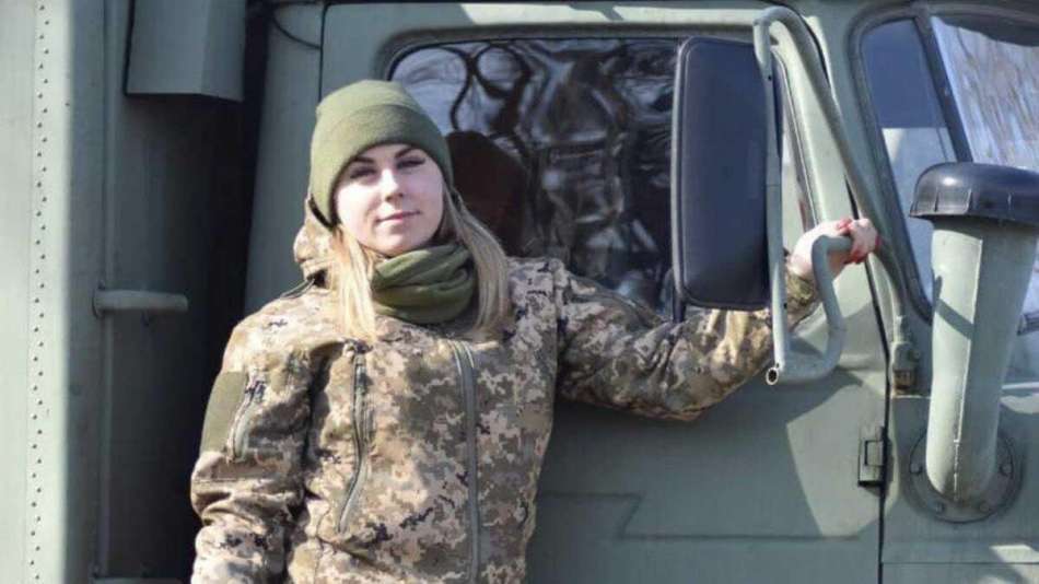Украинская водитель САУ покорила соцсети: военные рассказали историю защитницы
