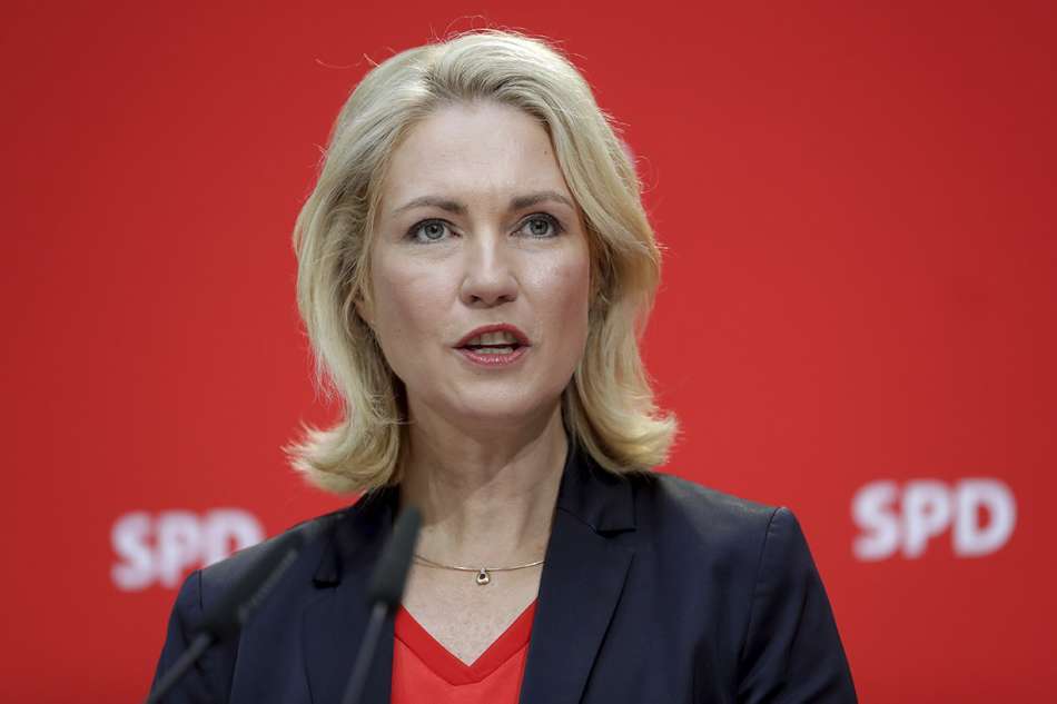 German Social Democrats face more heat over Russian energy ties