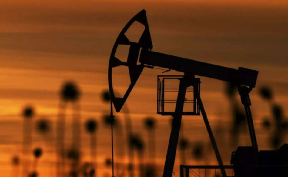 Світові компанії скоротять купівлю російської нафти з травня — Reuters